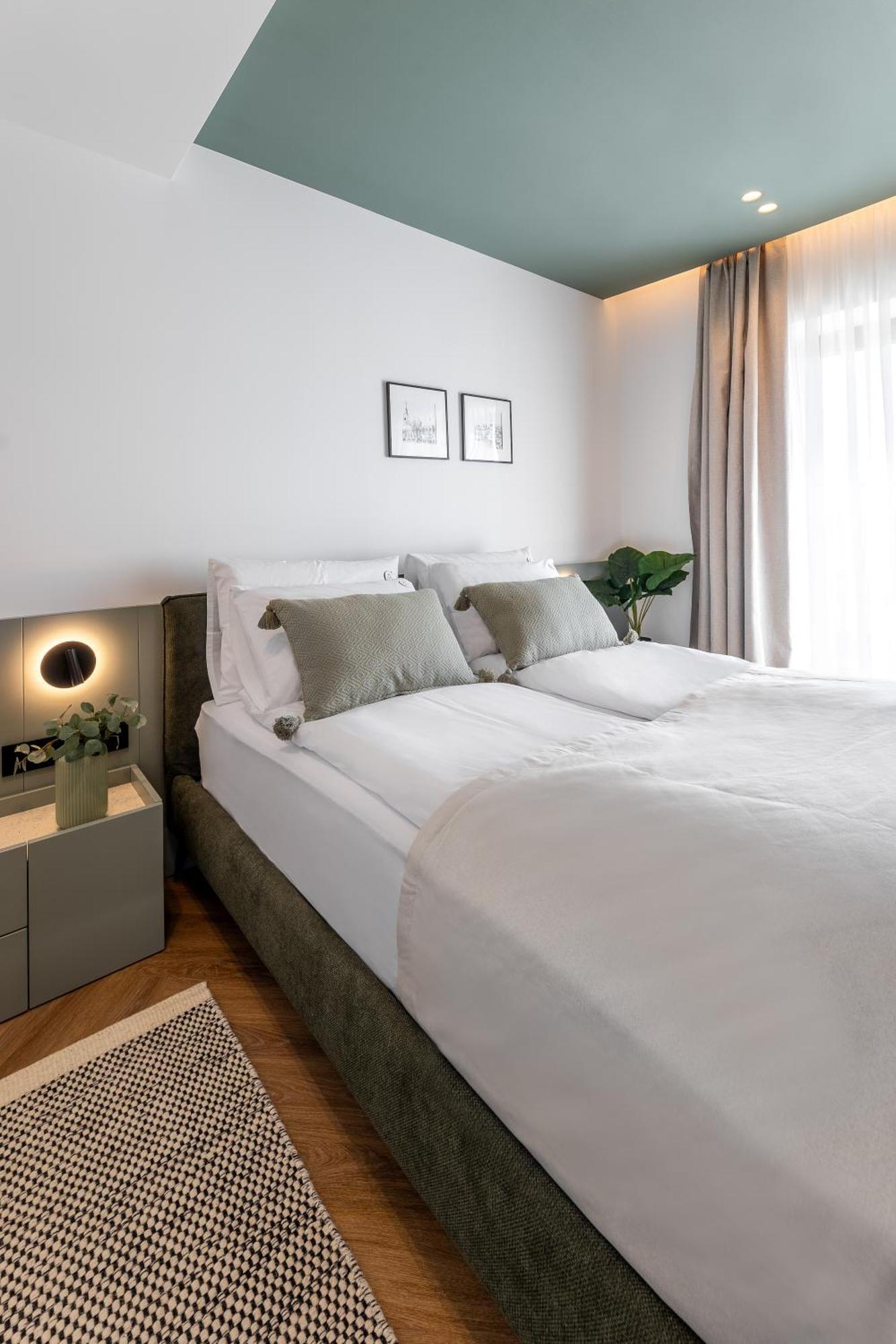 Catalog Boutique Rooms Братислава Екстер'єр фото