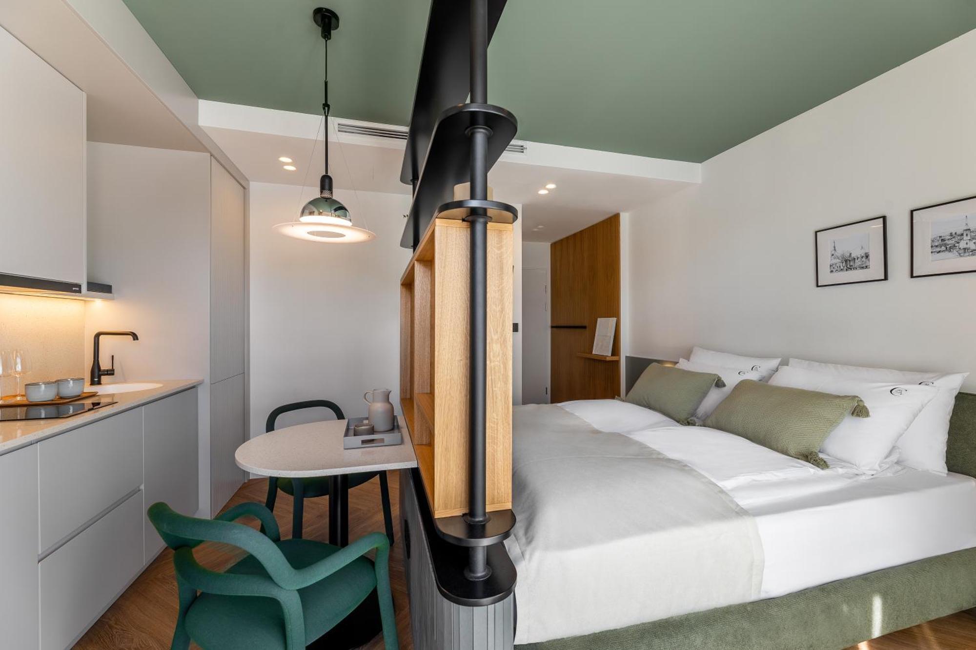 Catalog Boutique Rooms Братислава Екстер'єр фото