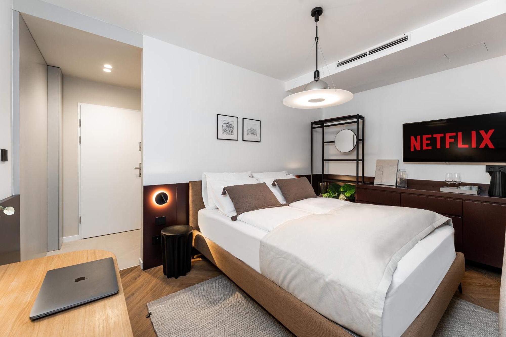 Catalog Boutique Rooms Братислава Екстер'єр фото